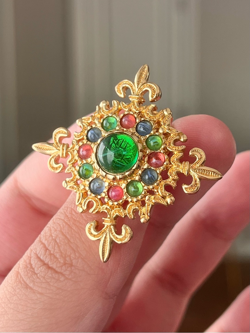 Authentic Vintage Dior Rare Gripoix Glass Cabochon Maltese Cross Gold Brooch Pin - Picture 2 of 5